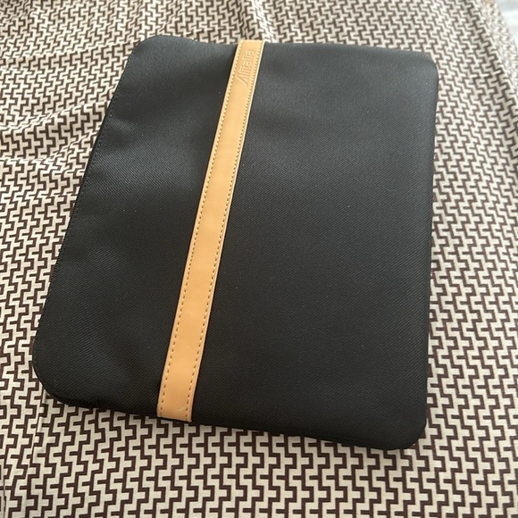 Bvlgari parfums for Alitalia zip up pouch - Picture 5 of 5